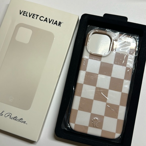 Fall velvet caviar nude vibe checker iPhone 15 case - Picture 5 of 5